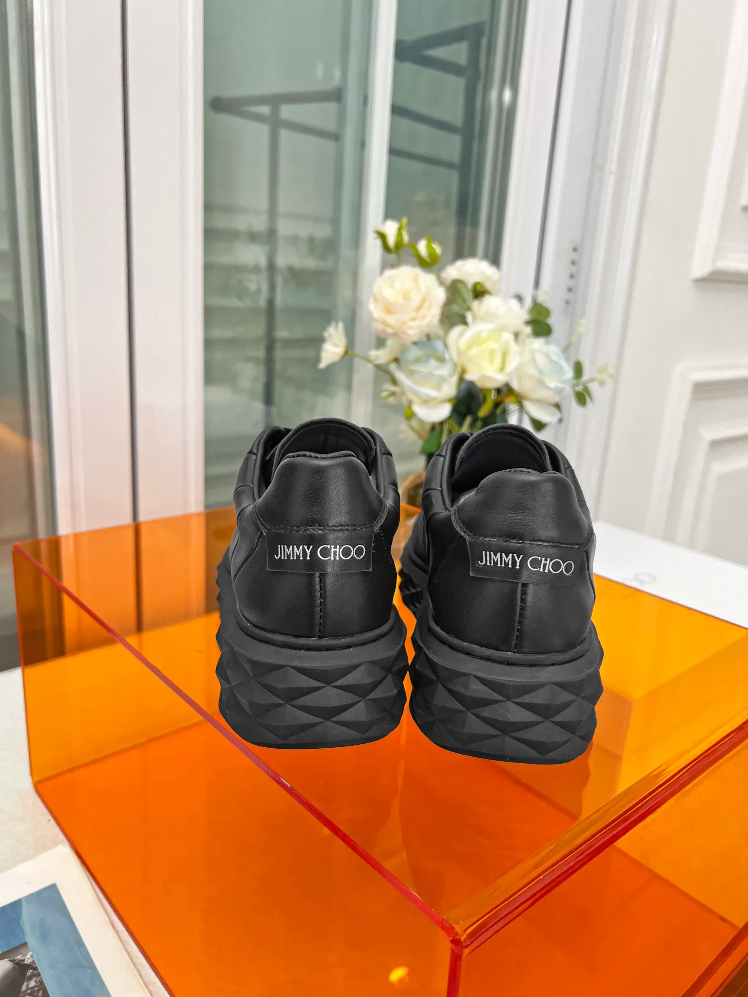 👟👟Ex-factory price 560👟👟 (splicing) Jimmy choo Jimmy Choo 2024 spring and summer Jc new Diamond A new series of sports shoes🔥The uppers are made of original imported cowhide stitching🎵The soles are made of brand elements to prevent diamond multi-faceted cutting to create a three-dimensional sense💥The gradually thinner and thicker design of the soles makes the shoes more comfortable on the feet without the slightest sense of oppression🌹A fashionable, comfortable, versatile and luxurious Diamond sports shoe is worth owning🧚‍♀️ Fabric: Original imported top layer 🐂cowhide Lining: Imported🐑Sheepskin Feet: Original injection molded 🐑 Sheepskin Outsole: Original glass glue combined sole Size: 34-41 (custom-made sizes 34.41 are non-refundable)